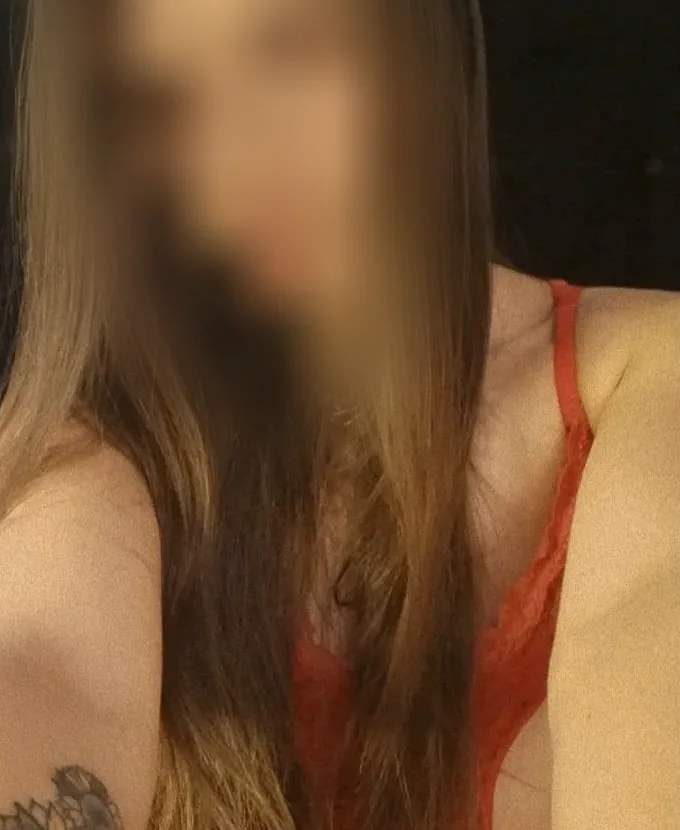 Ayla, 25