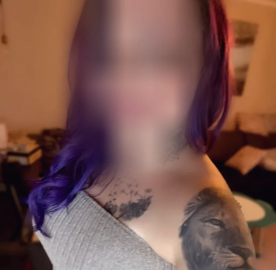 Ellen, 30