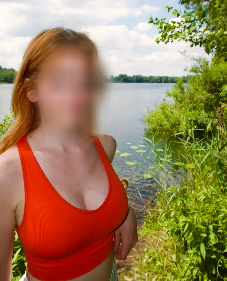 Hannah, 29