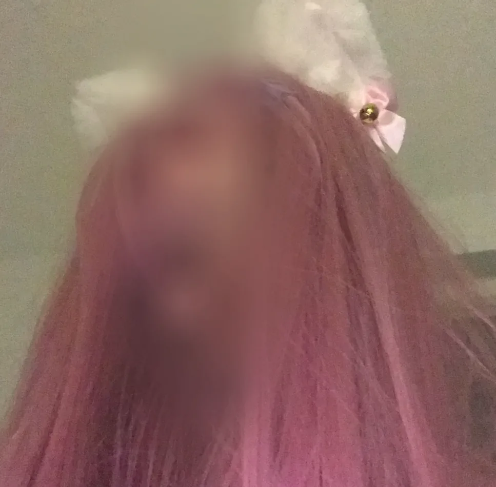 Maud, 22