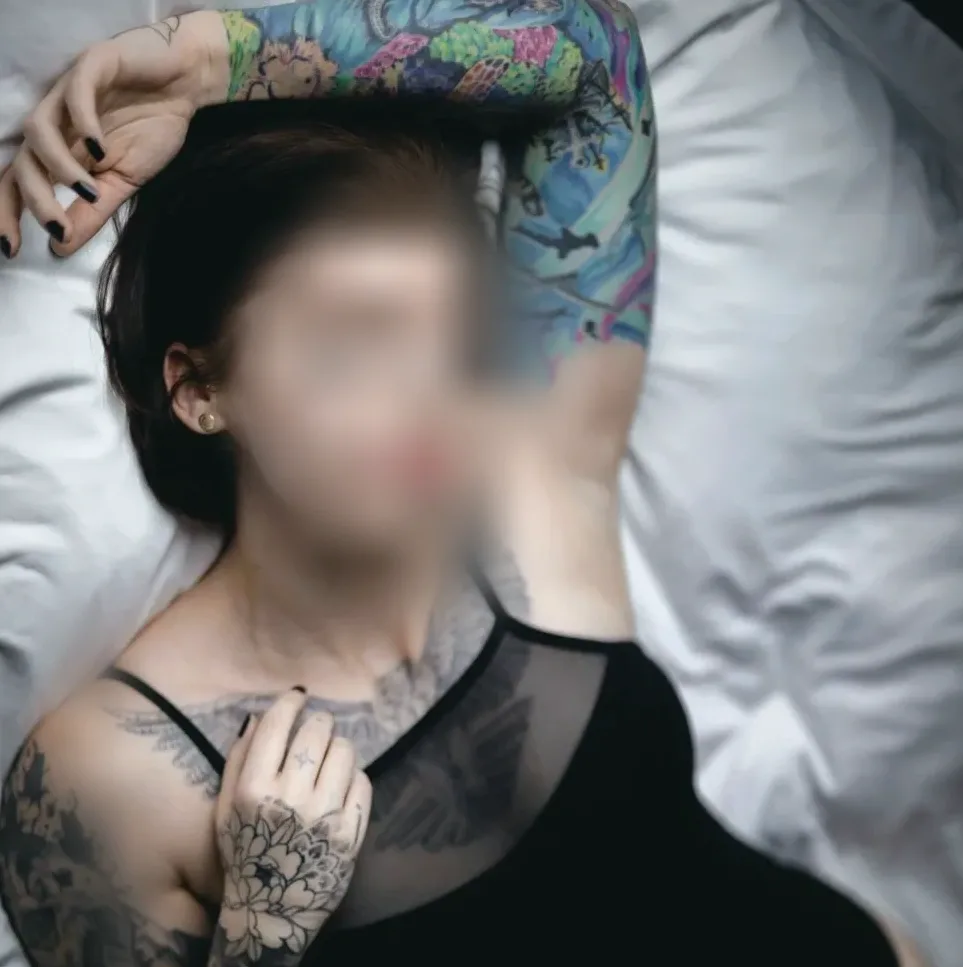 Nikki, 36