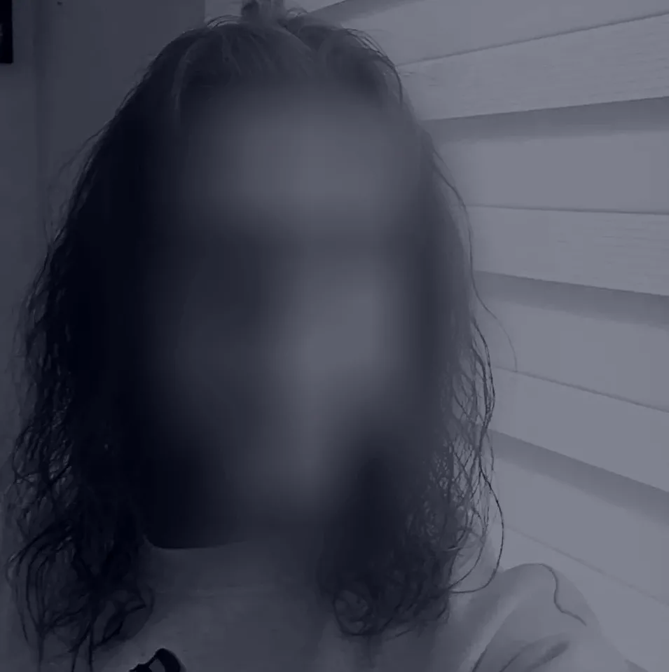 Shania, 33